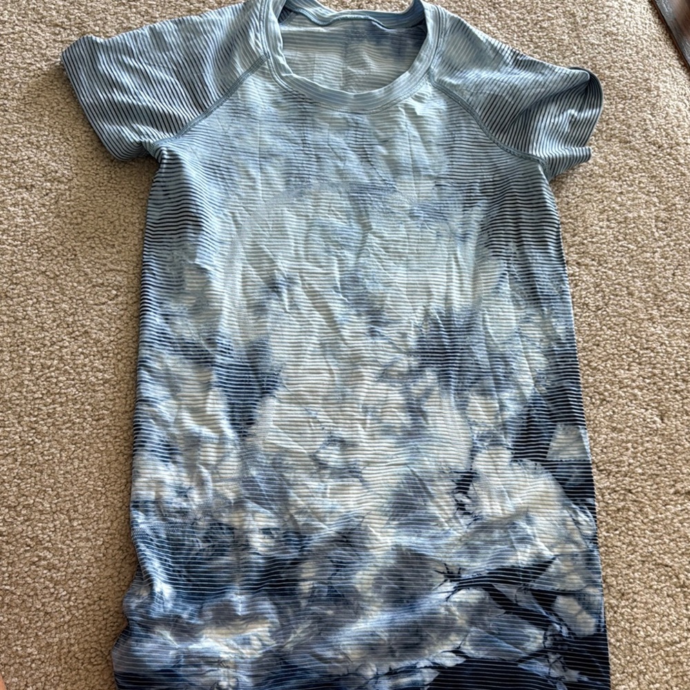 Lululemon swiftly tech